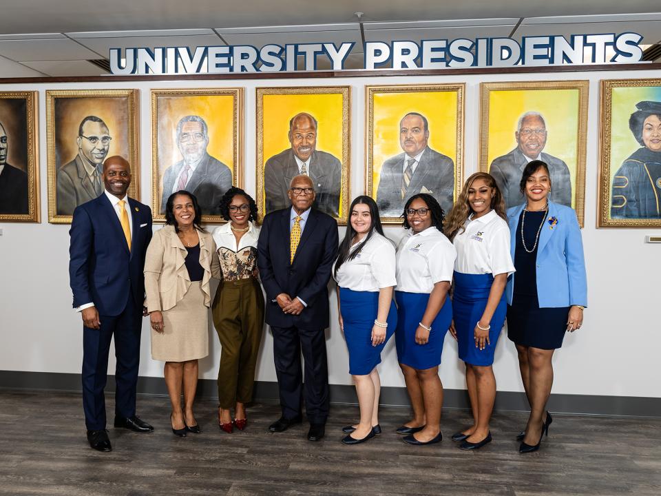 President Jenkins, and the First Lady posed with former President Nuefville, his wife and members of the 2025 SGA during the president's portrait dedication (Homecoming 2025)